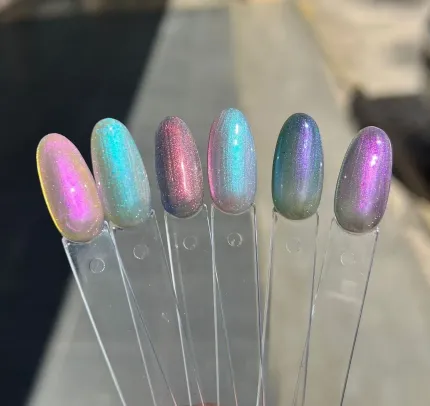 CAT EYE AURORA ELLY NAILS