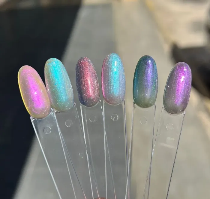 CAT EYE AURORA ELLY NAILS